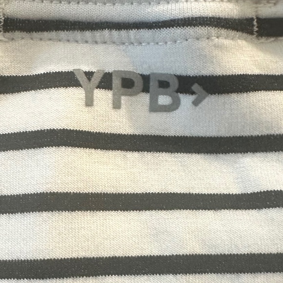 Abercrombie YPB neoKNIT Relaxed Crew - Size M - Picture 4 of 5